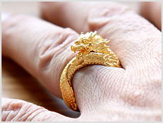 龍モチーフ24金メンズリング