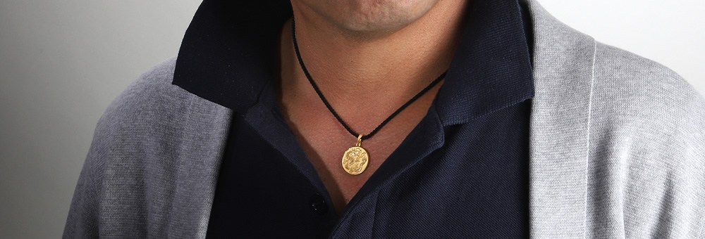 ファッショナブルな24金メンズゴールドジュエリー